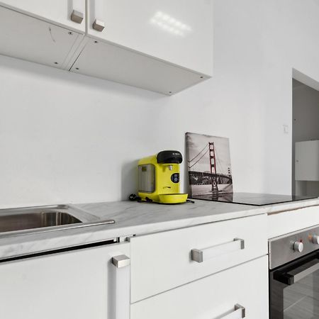 Atheneum Easy Retreat Apartment Bukares Bagian luar foto